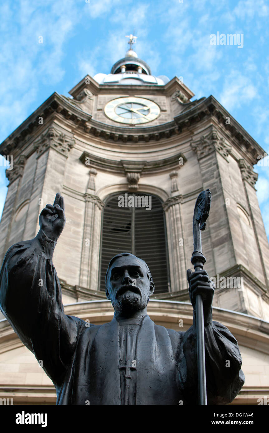 Statue von Charles Gore und St. Philip Kathedrale, Birmingham, UK Stockfoto