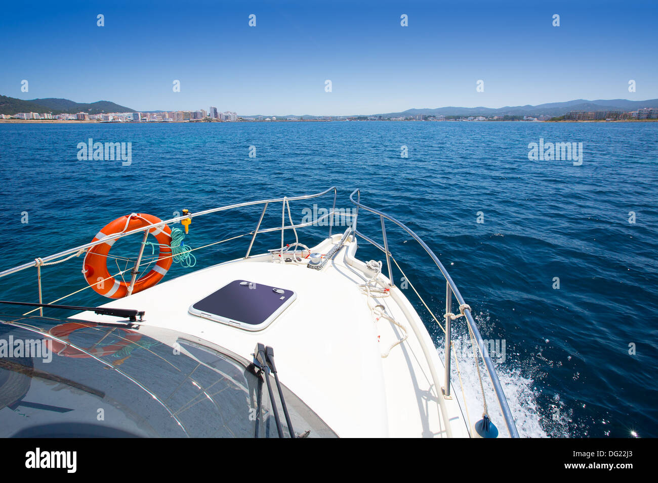 Ibiza San Antonio Abad Sant Antonio de Portmany Blick vom Boot auf Balearen Stockfoto