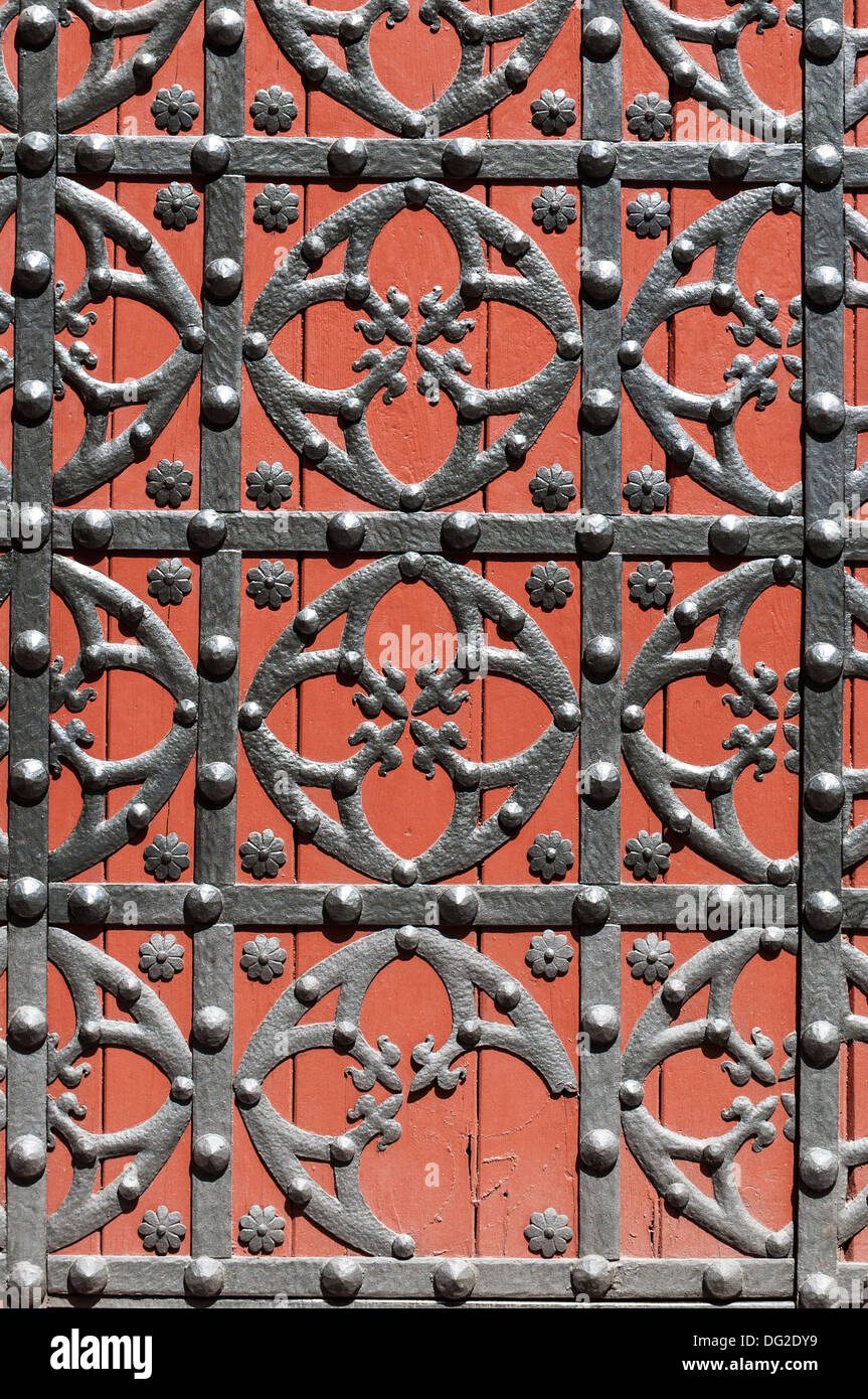 Kathedrale des Meeres, Haupteingang der Basilika Santa María del Mar, Detail der Haupttür, Barcelona, Katalonien Stockfoto