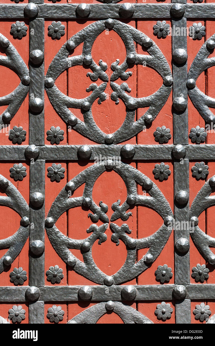 Kathedrale des Meeres, Haupteingang der Basilika Santa María del Mar, Detail der Haupttür, Barcelona, Katalonien Stockfoto