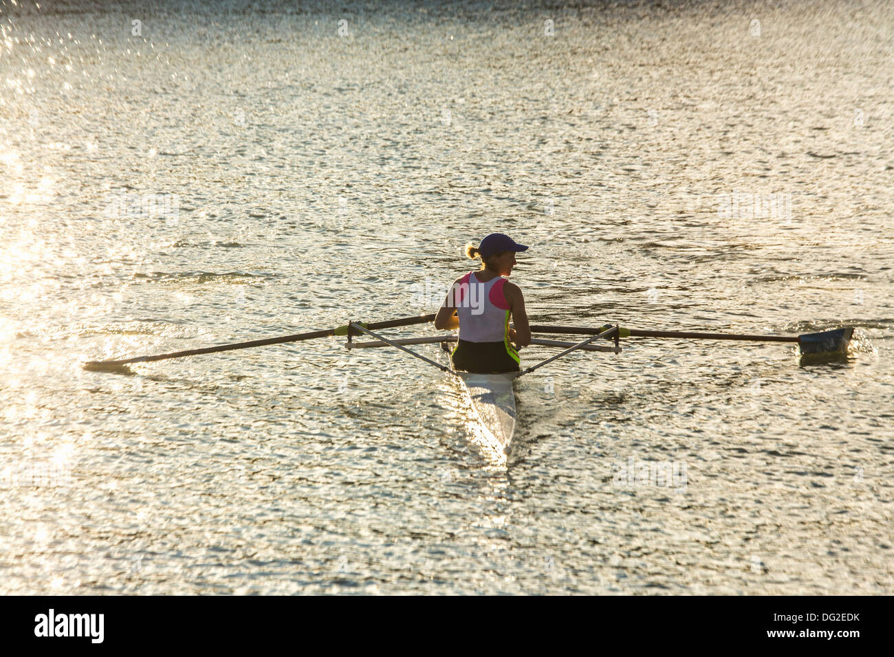 Kanada, Ontario, St. Catharines, Royal Henley Regatta, Frau Ruderer im Boot Stockfoto