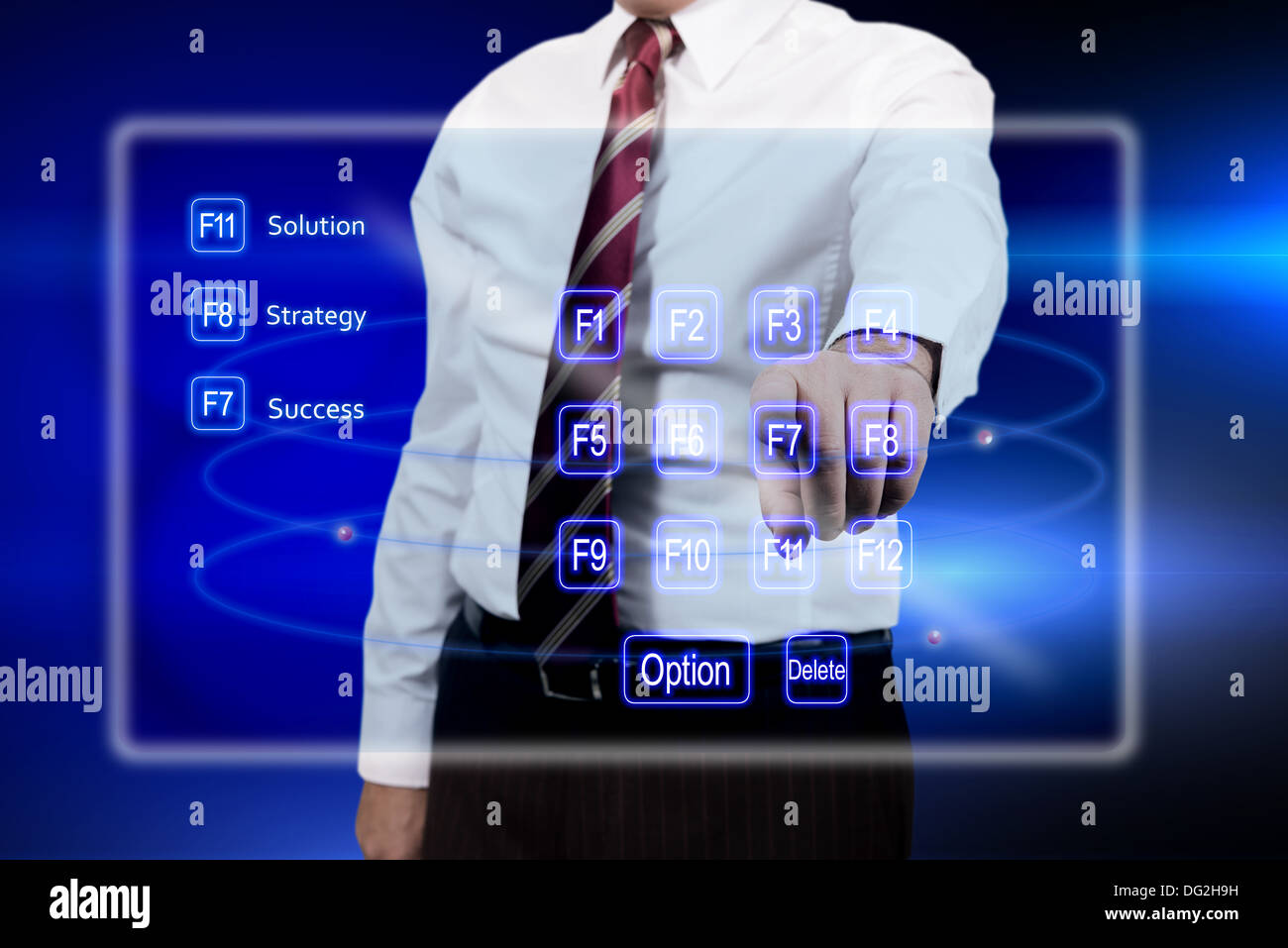 Business-Mann wählt Erfolg auf dem holografischen Bildschirm Stockfoto