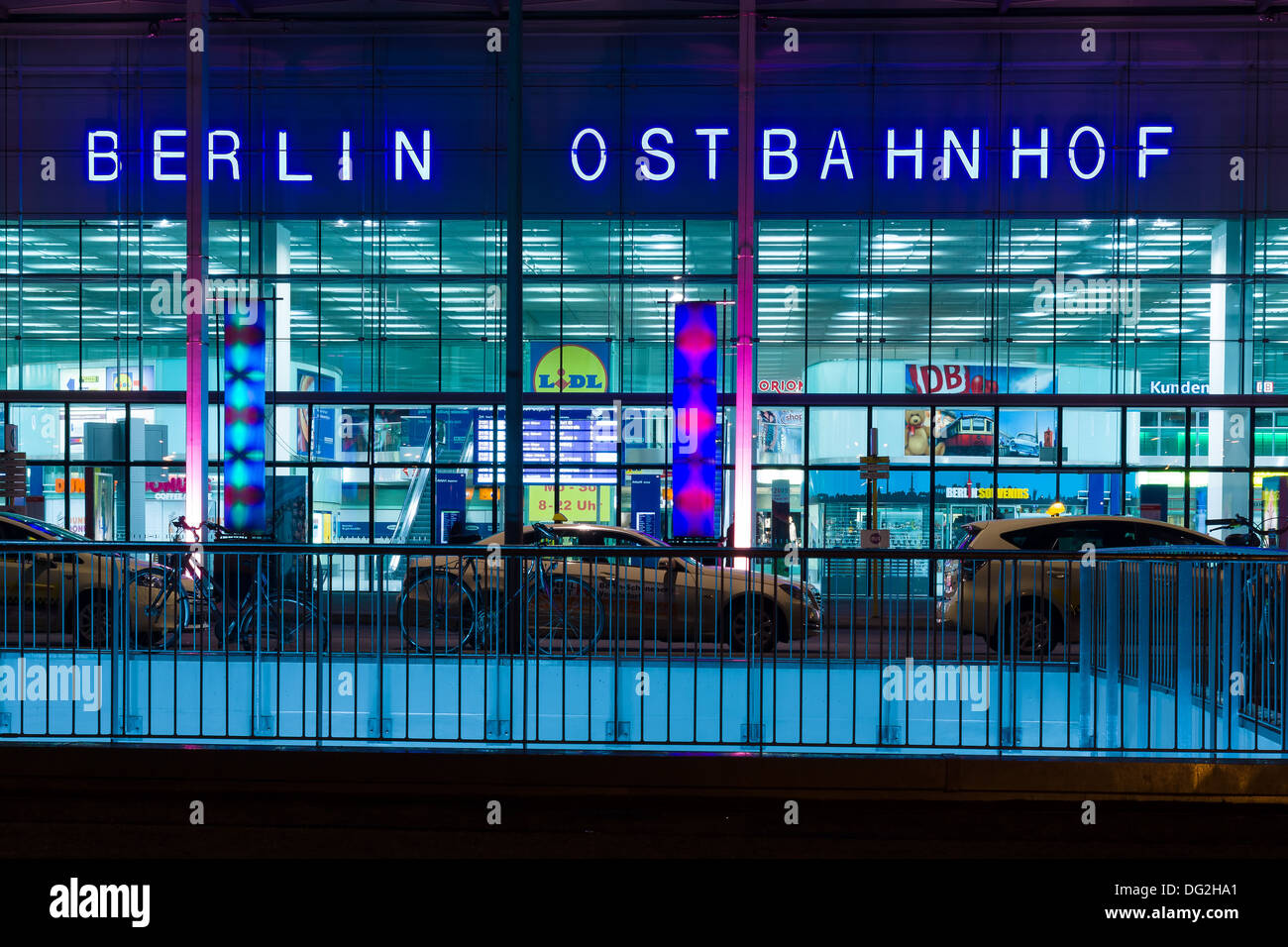 Berlin Ostbahnhof (Berlin Ostbahnhof) ist eine Hauptstrecke Bahnhof in Berlin. Stockfoto