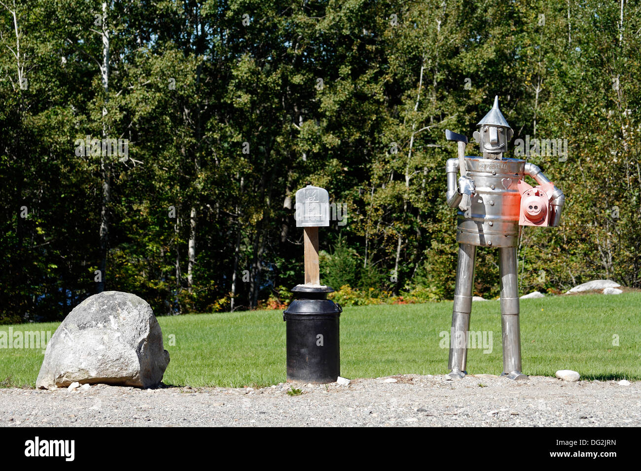 Ländliche Postfach Blechmann rosa Schwein Metallarbeiten Beerkeg Maine Castine New England USA Stockfoto