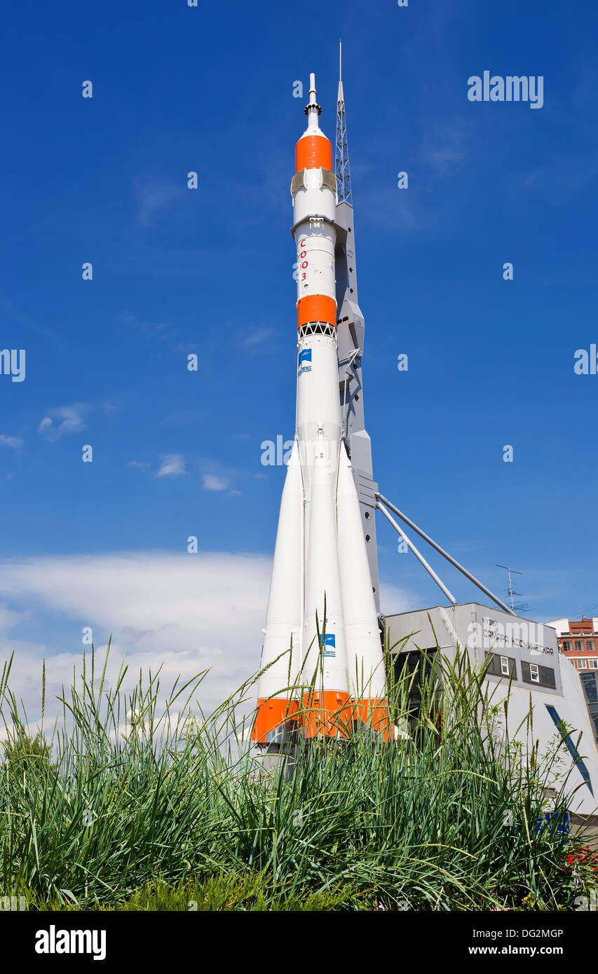 Echte "Sojus" Art Rakete als Denkmal Stockfoto