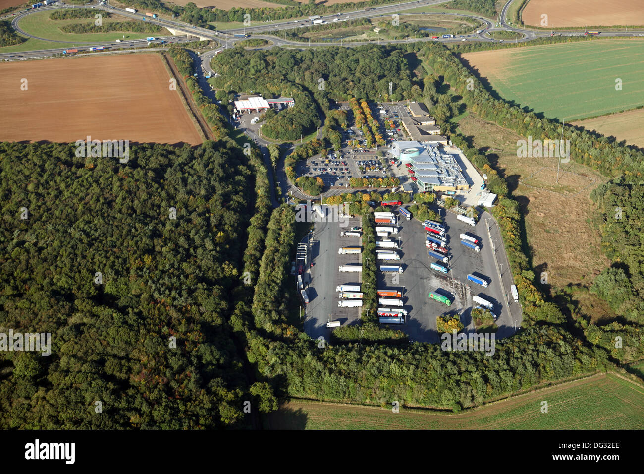 Luftaufnahme von Cherwell Valley Moto Dienste, Oxfordshire Stockfoto