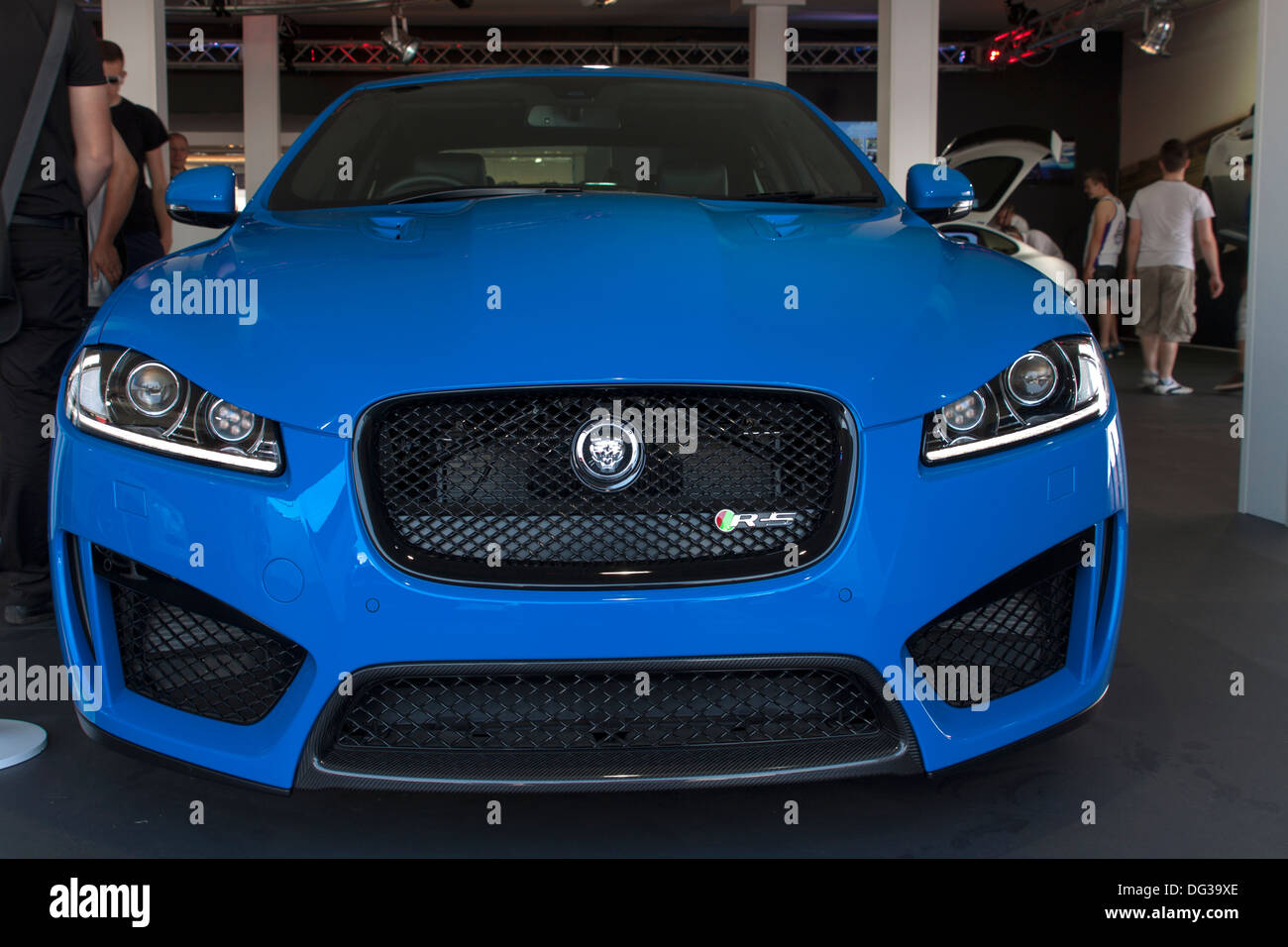 Atemberaubende Jaguar XFR-S in Blau am Goodwood Festival 2013 Stockfoto