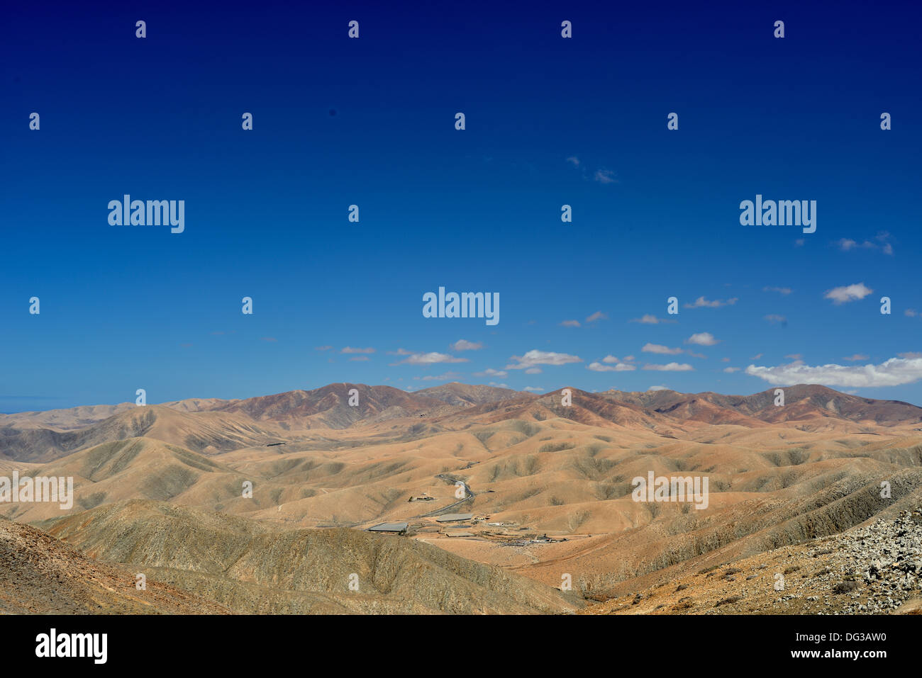 Die vulkanische Landschaft auf der spanischen Insel Fuerteventura Stockfoto