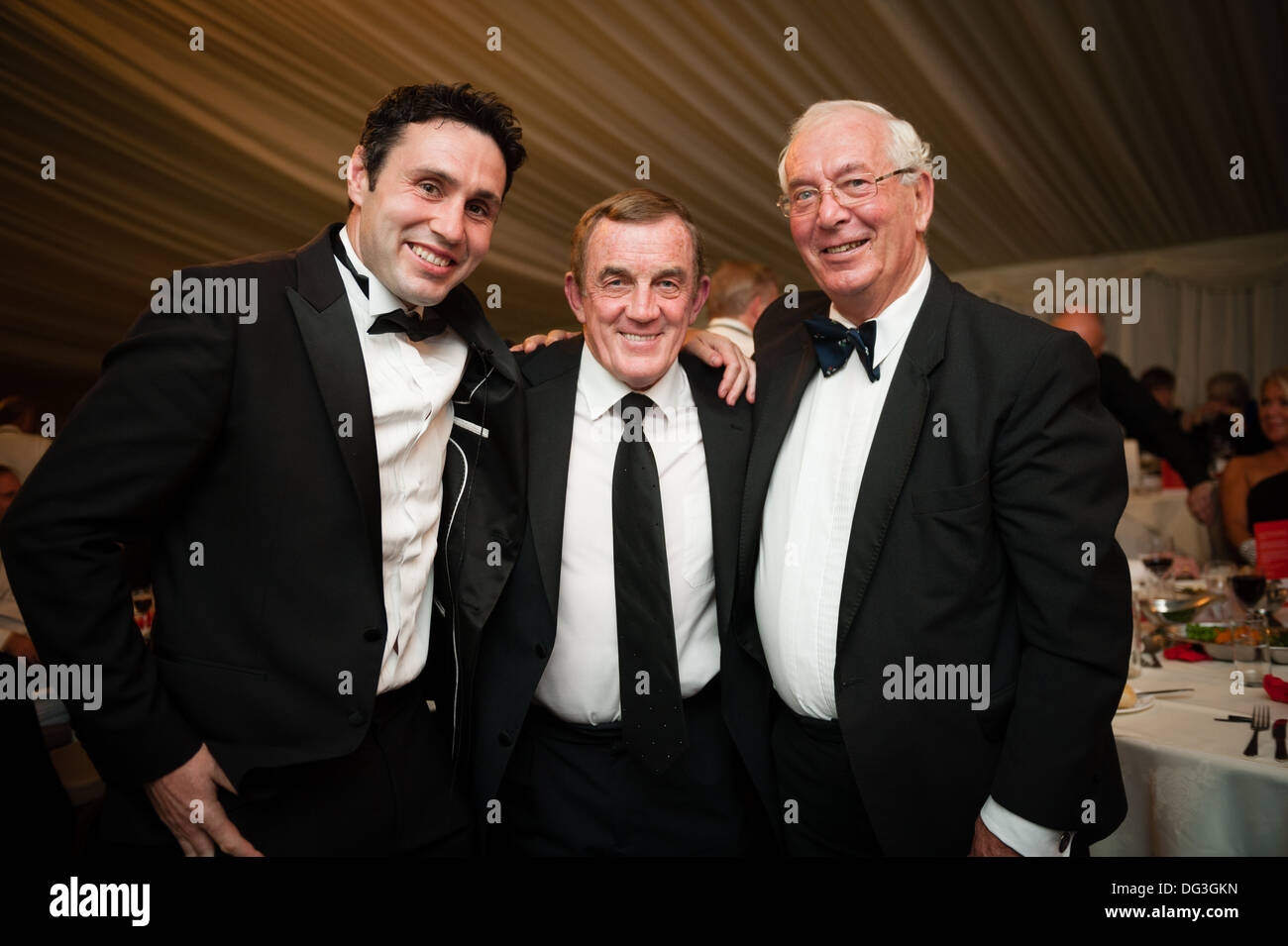 Drei legendären Wales internationale Rugby-Spieler zusammen - STEPHEN JONES, PHIL BENNETT, JOHN DAWES Stockfoto