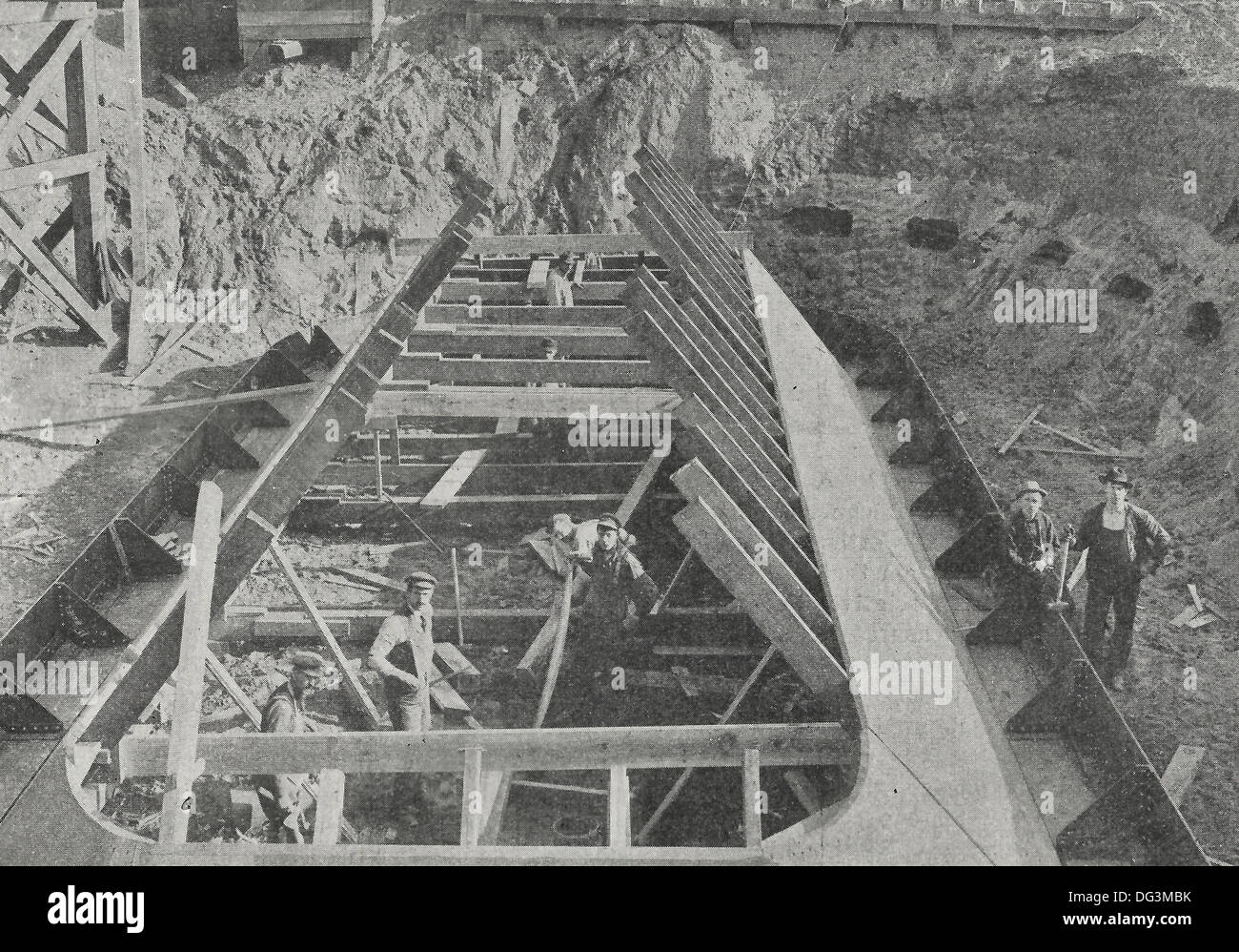 Coal Mine Betonschachtes - Befestigung der Stahlschnitt Schuh auf Basis der Welle Rahmen, ca. 1907 Stockfoto