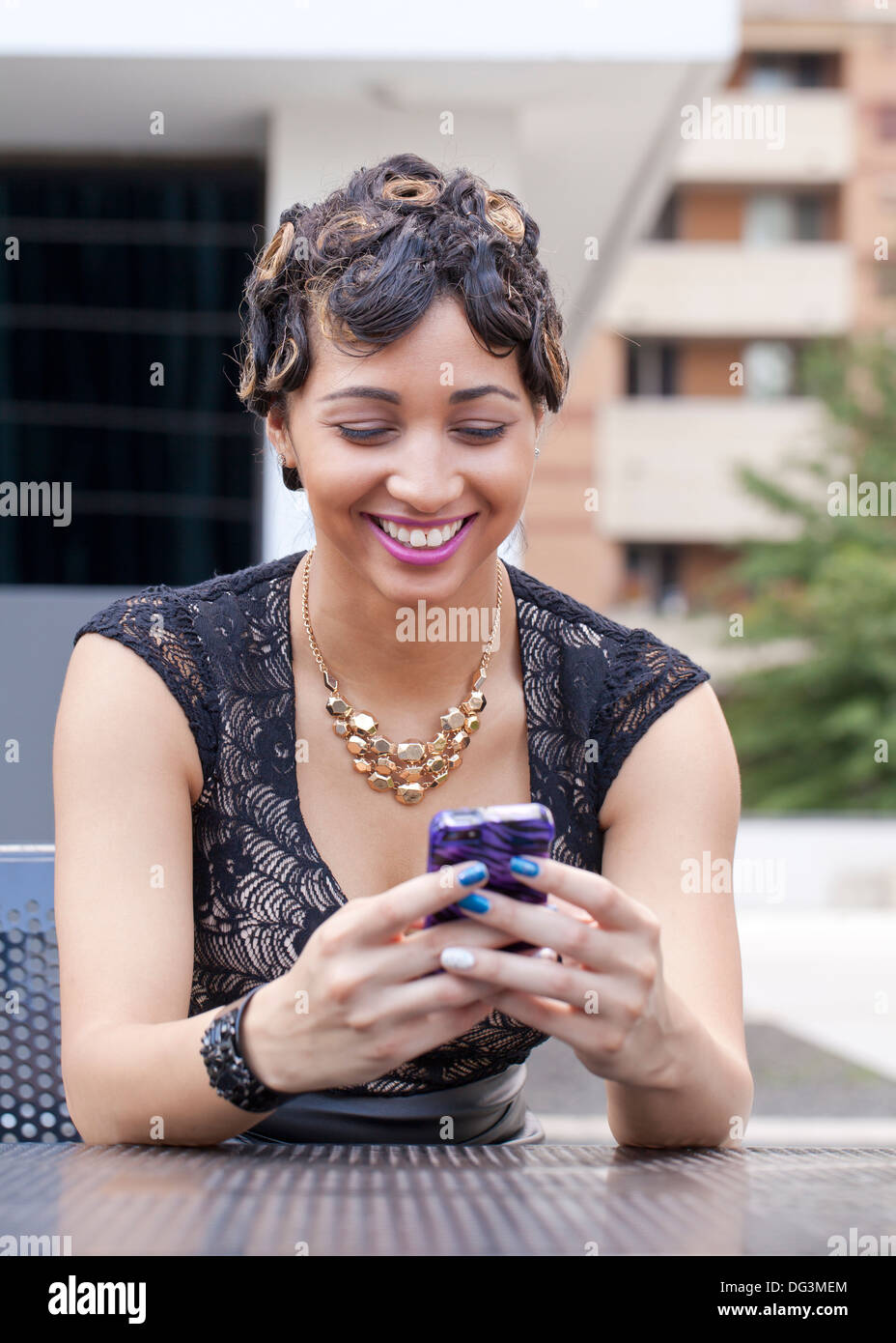 Frau mit Smartphone - USA Stockfoto