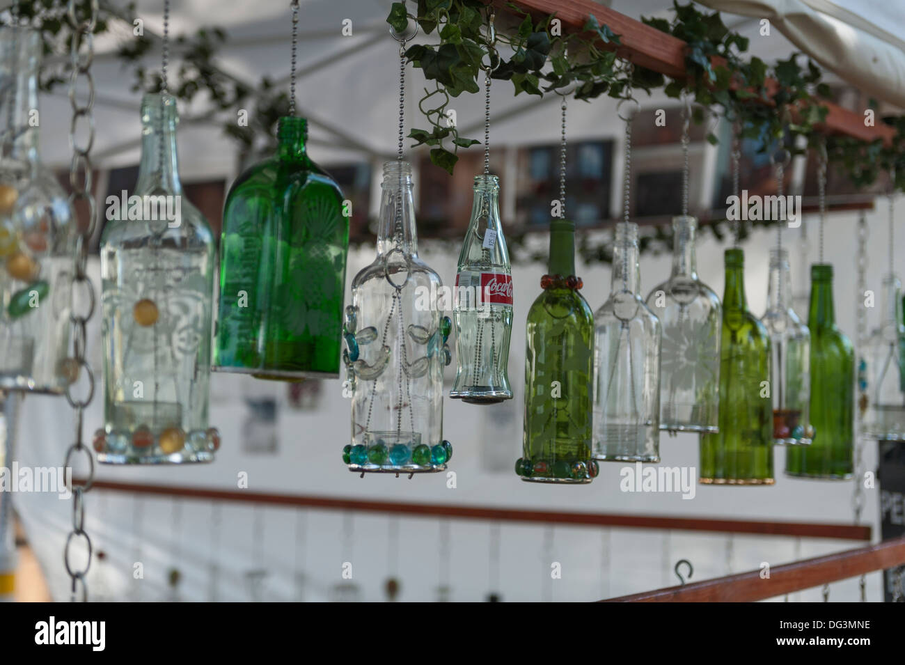Dekorative Glasflasche Handwerk auf dem Eustis Folk Festival, Florida gezeigt werden. Stockfoto