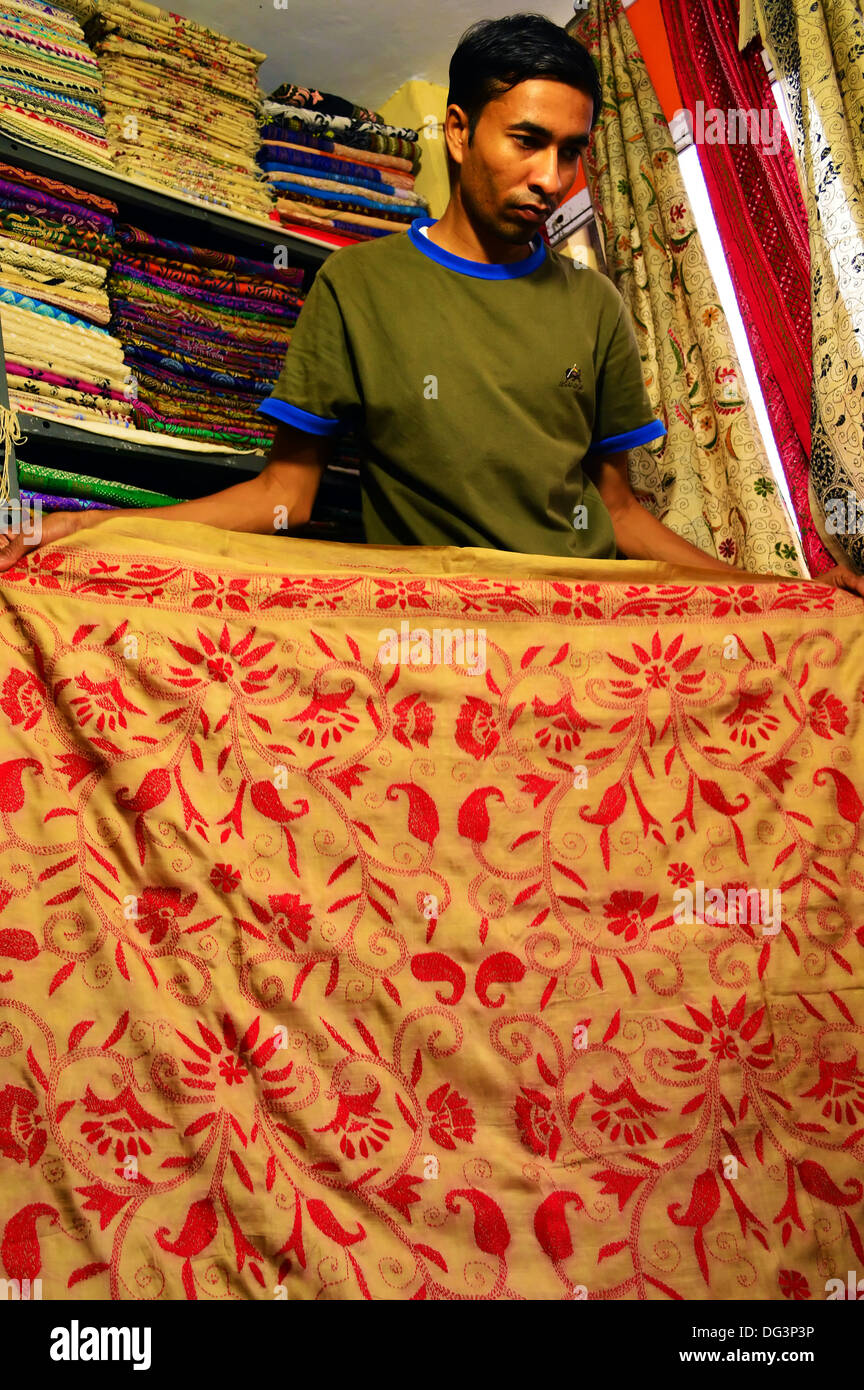 Saree, Kaantha Stich, Handloom, Handarbeit, Tussar Seide, Seide Saree, Saree Shop, Bengali, indisch Stockfoto
