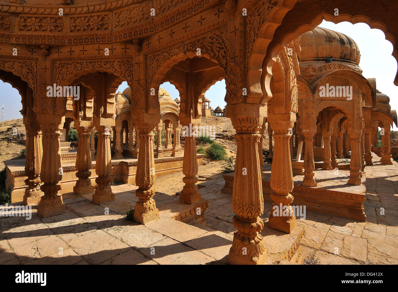 Bada Bagh (Barabagh), royal Kenotaphen (Chhatris) des Maharajas von Jaisalmer Zustand, Jaisalmer, Rajasthan, Indien, Asien Stockfoto