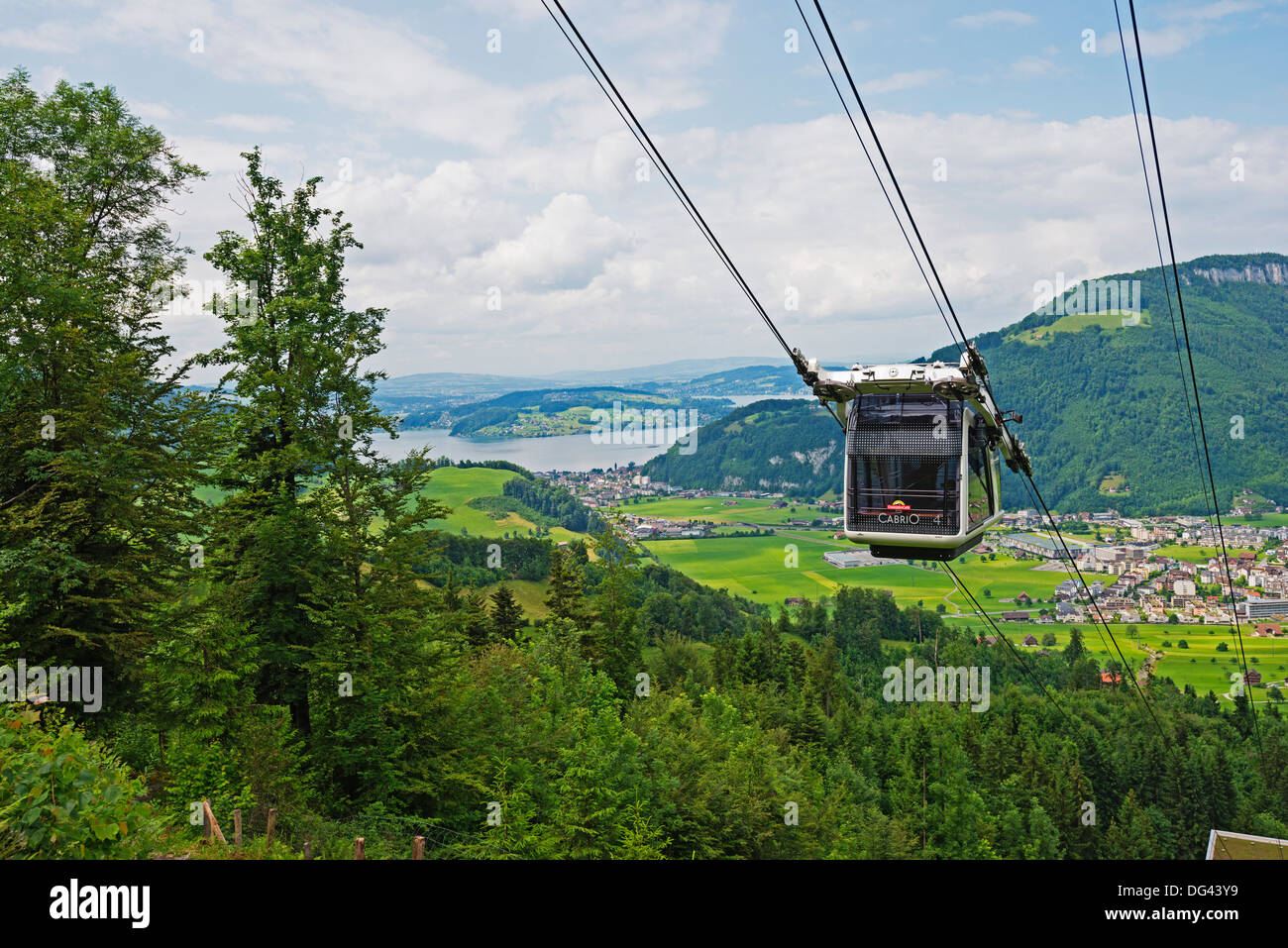 CabriO-Seilbahn zum Stanserhorn, den weltweit ersten Doppeldecker öffnen Luft Seilbahn, Stans, Kanton Luzern, Schweiz, Europa Stockfoto