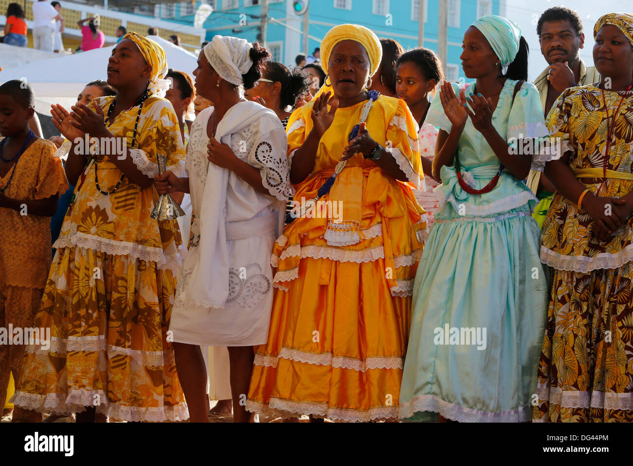 Candomblé-Anhänger feiern Lemanja Festival in Rio Vermelho, Salvador, Bahia, Brasilien, Südamerika Stockfoto