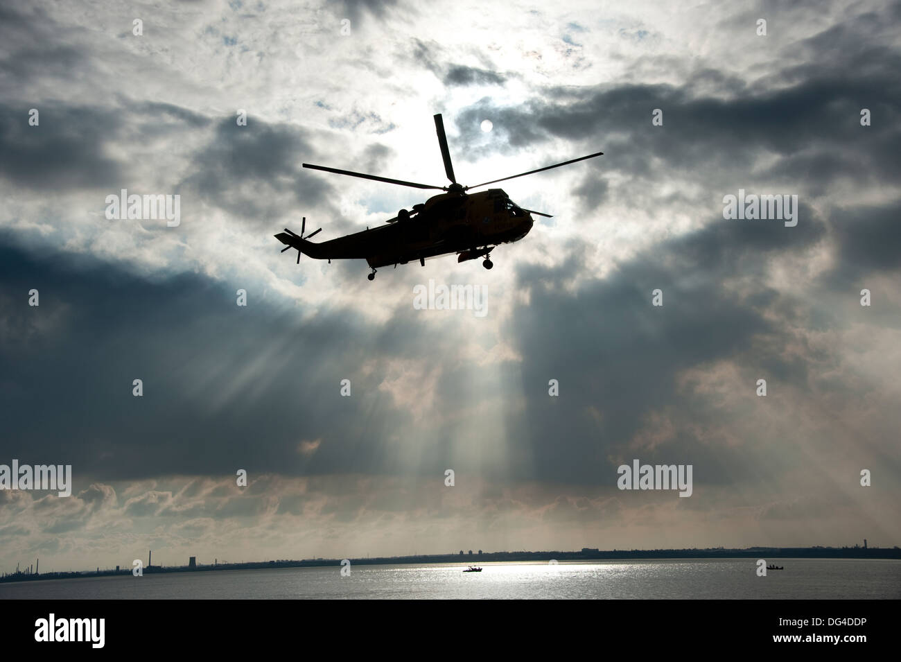 Seaking Hubschrauber Rettung dunkle Vorahnung Himmel Stockfoto