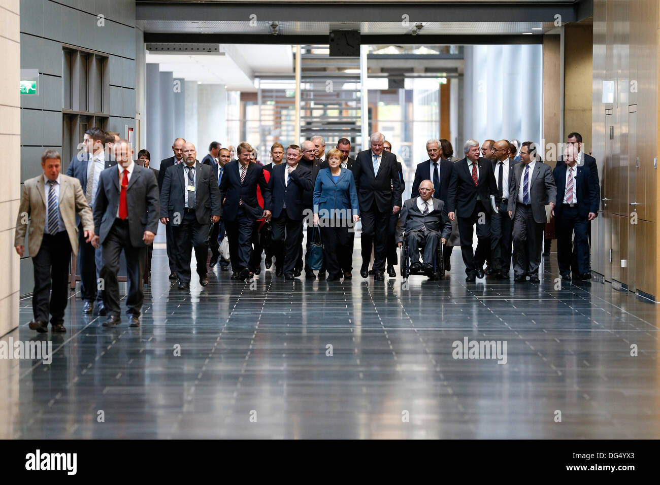 Berlin, Deutschland. 14. Oktober 2013.Secound unsystematisch sprechen zwischen den Führern der CSU / CDU und SPD für die mögliche Bildung einer Regierungskoalition in der Deutschen Parlamentarischen Gesellschaft in Berlin realisiert. / Bild: Führer der CDU und CSU. Bildnachweis: Reynaldo Chaib Paganelli/Alamy Live-Nachrichten Stockfoto