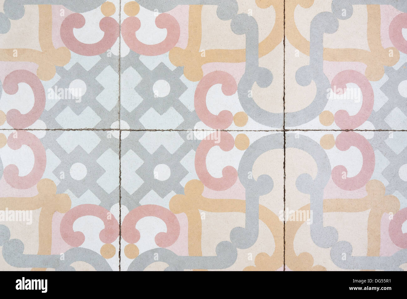 Antike Fliesen grau, Orange und gelb Stockfoto