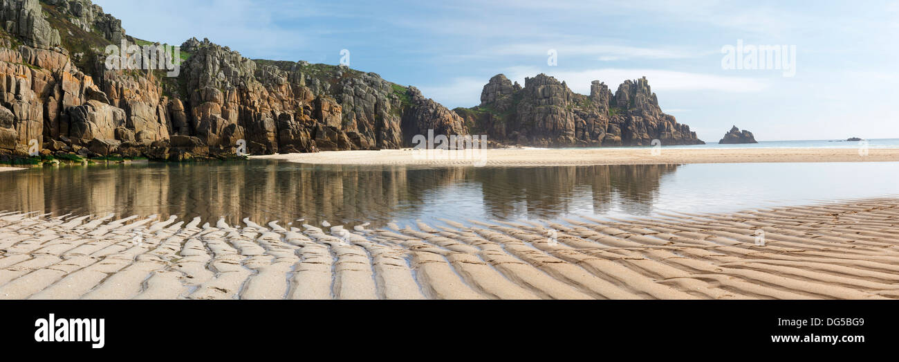 Panorama-Aufnahme von Pedn Vounder Strand in der Nähe von Porthcurno Cornwall England UK Europe Stockfoto