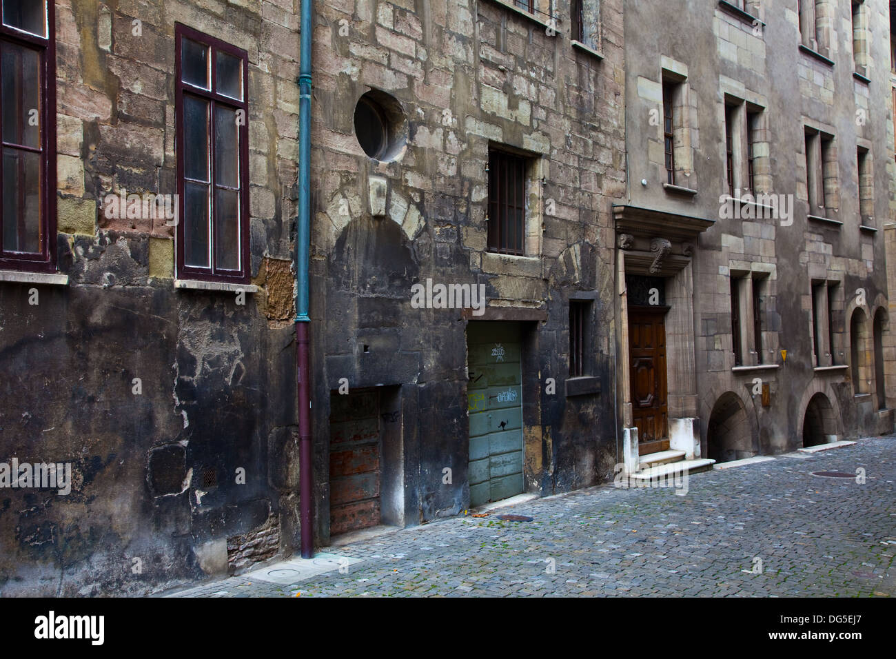 Eine leere Straße in der Genfer Altstadt Stockfoto