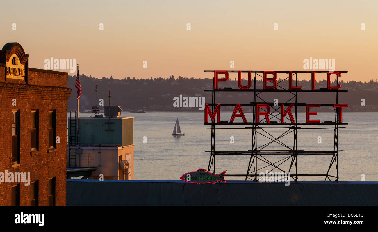 Pike Place öffentlichen Markt Zeichen Seattle, Washington USA Stockfoto