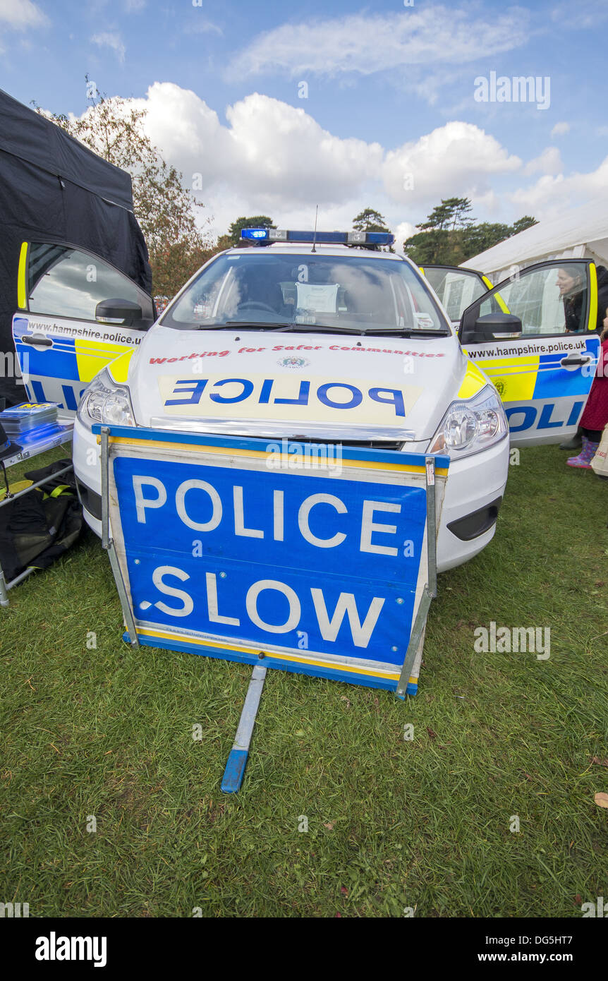 Polizei Anzeige beim herbstlichen Kürbisfest am Royal Victoria Country Park, Pathologie, Southampton, Hampshire, England, UK Stockfoto