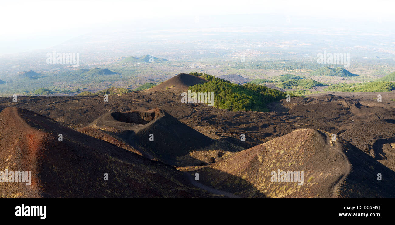 Alte Krater des vorherigen Ätna Ausbruch Stockfoto