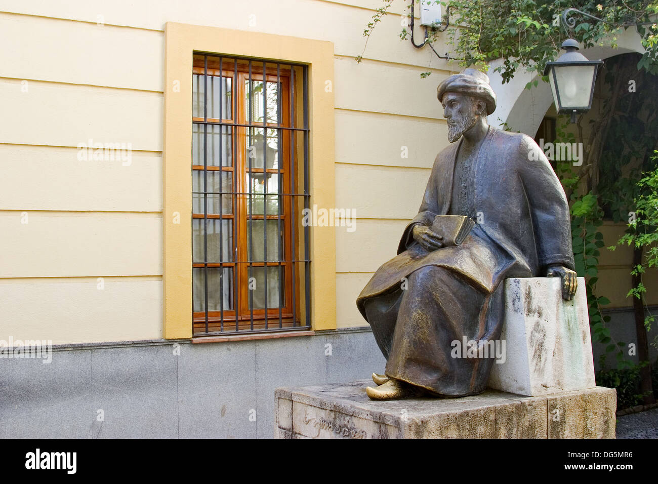 Statue Maimonides Jewish Quarter Cordoba Stockfotos und -bilder Kaufen ...