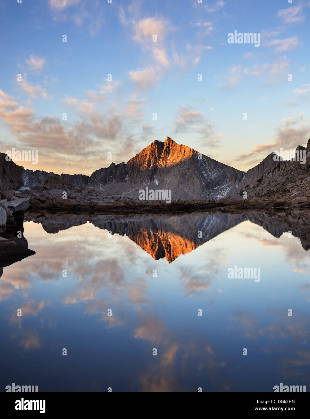 Sierra Nevada White Bear Lake sieben Giebel Reflexion Berglandschaft Stockfoto