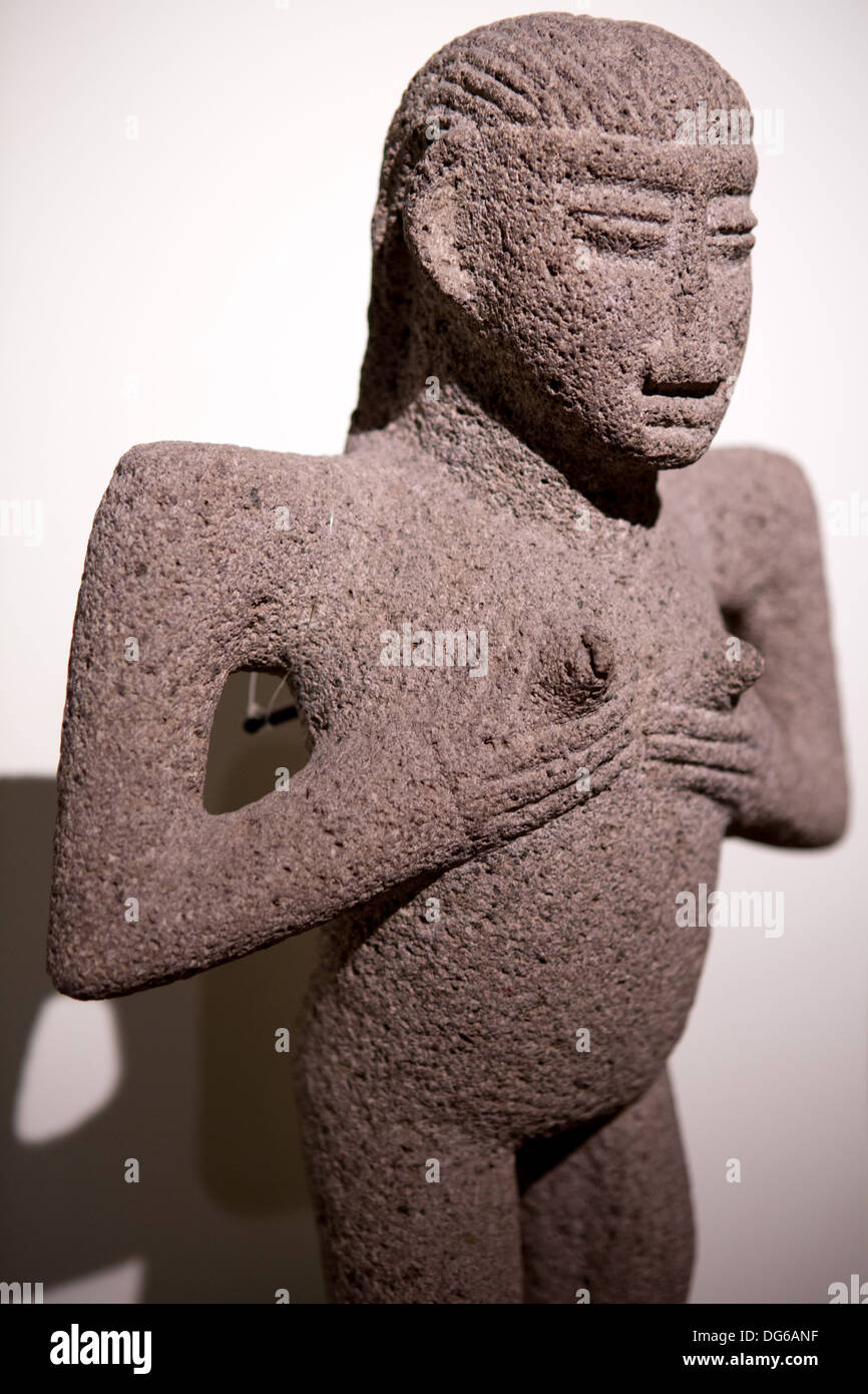 Detail des Kopfes einer Maya-Skulptur in Costa Rica gefunden. Alter Maya-Kunst bezieht sich auf den Kampfsport Kampfkunst von den Maya civilizati Stockfoto