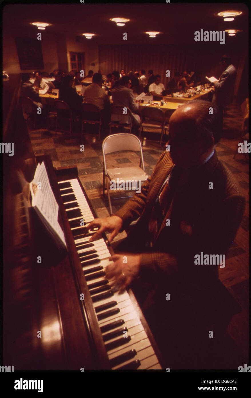 Ein wöchentliches Treffen des Seward Kiwanis Clubs, bei dem Mitglieder der Community zu Serviceprojekten und gemeinschaftsorientierten Initiativen zusammenkommen. Der Kiwanis Club spielt eine aktive Rolle im lokalen Dienst und bei der karitativen Arbeit. Stockfoto