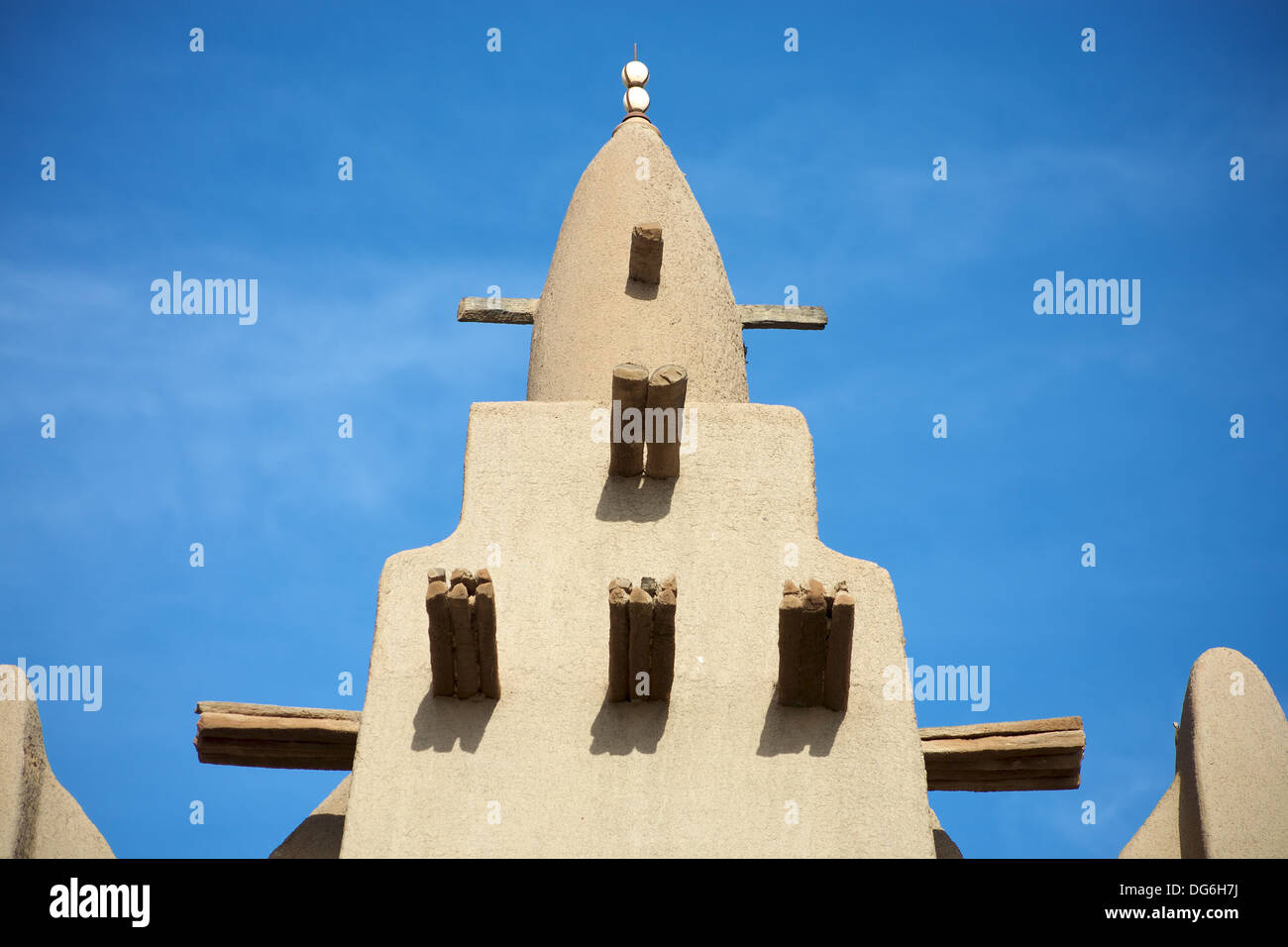 Die große Moschee in Mopti, gebaut aus Schlamm. Mali, Westafrika. Stockfoto