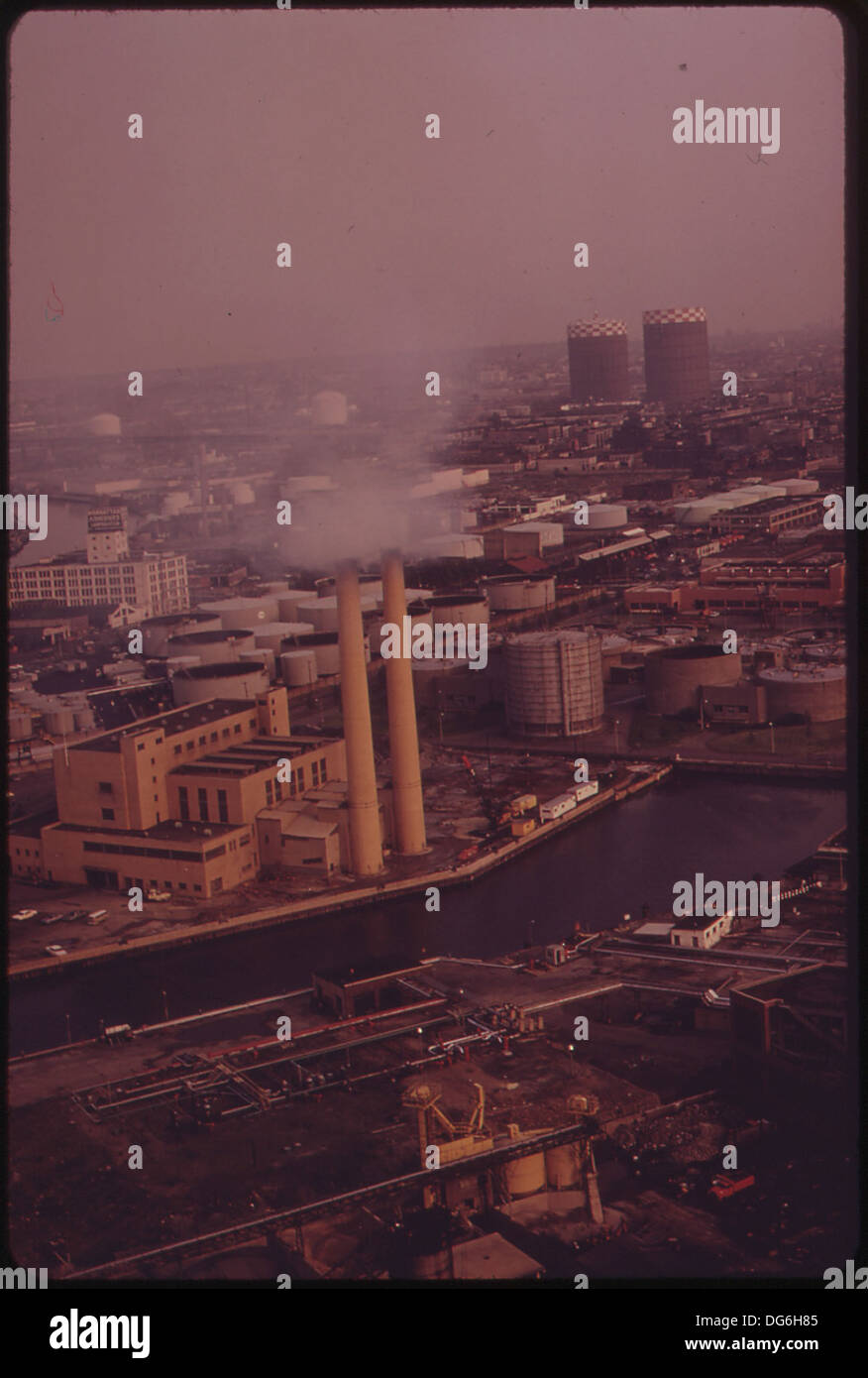 Brooklyn, einer der fünf Stadtteile von New York City, ist bekannt für seine kulturelle Vielfalt, seine Wahrzeichen und seine lebhaften Viertel. Es bietet eine reiche Geschichte und ist Heimat zahlreicher kultureller Veranstaltungen und künstlerischer Gemeinschaften. Stockfoto