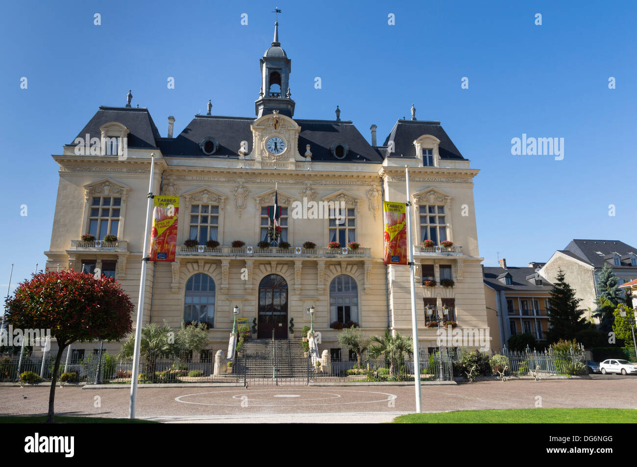 Frankreich, Midi, Hautes-Pyrénées - Tarbes. Das Bürgerhaus von Mairie. Stockfoto