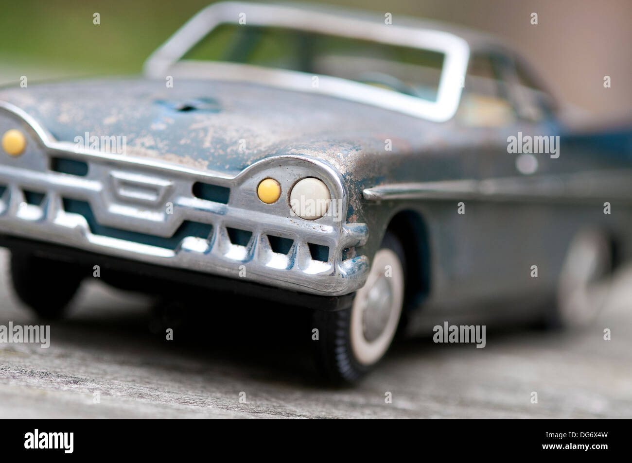 altes Zinn Teller amerikanischen Retro-Stil Auto Stockfoto