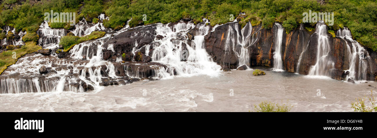 Zusammengesetztes Bild der Hraunfossar Wasserfall - West-Island Stockfoto
