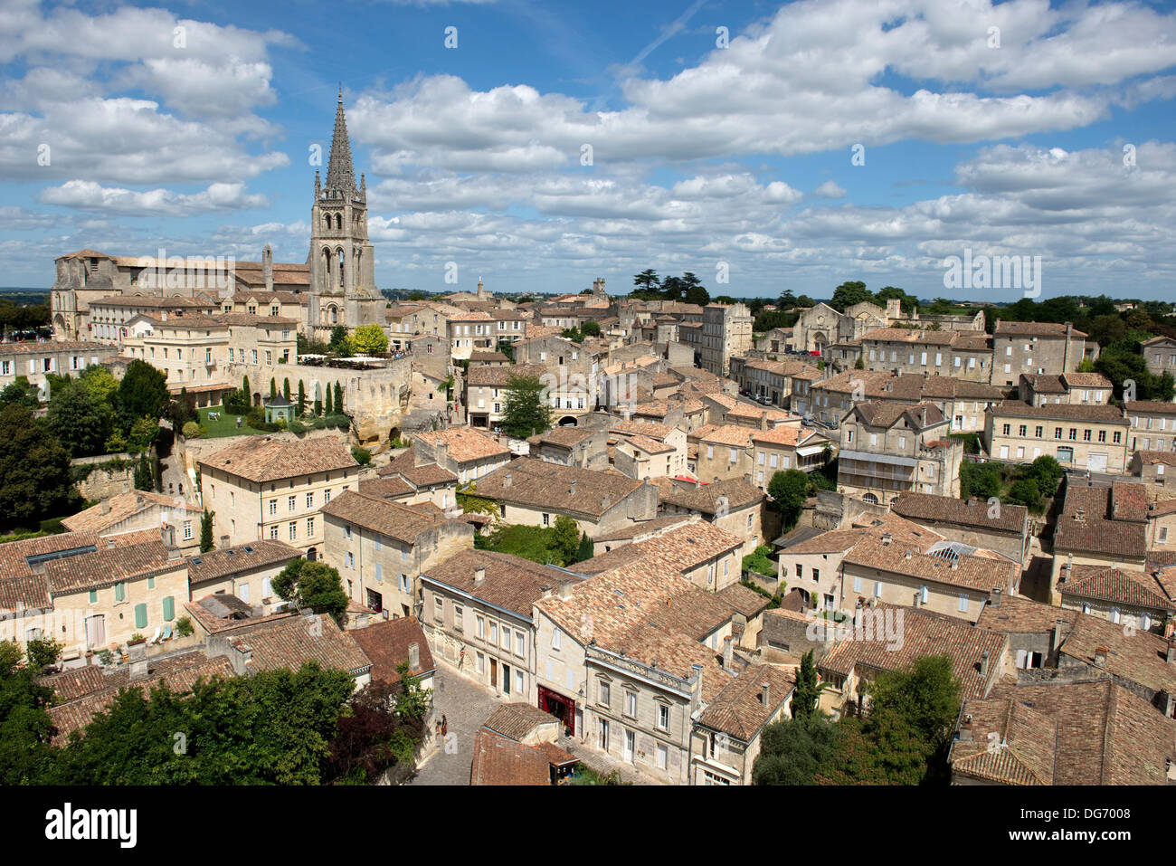 Saint Emilion und Weinberge im Bordeaux Region von Frankreich berühmt für seine guten Weine und Weingüter, Weltkulturerbe Stockfoto