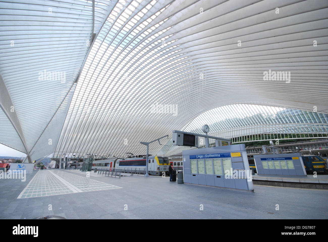 Bahnhof Liège-Guillemins entworfen vom Architekten Santiago Calatrava in Lüttich Belgien Stockfoto