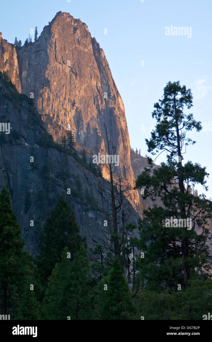Felswand bei Sonnenuntergang im Yosemite-Nationalpark Stockfoto