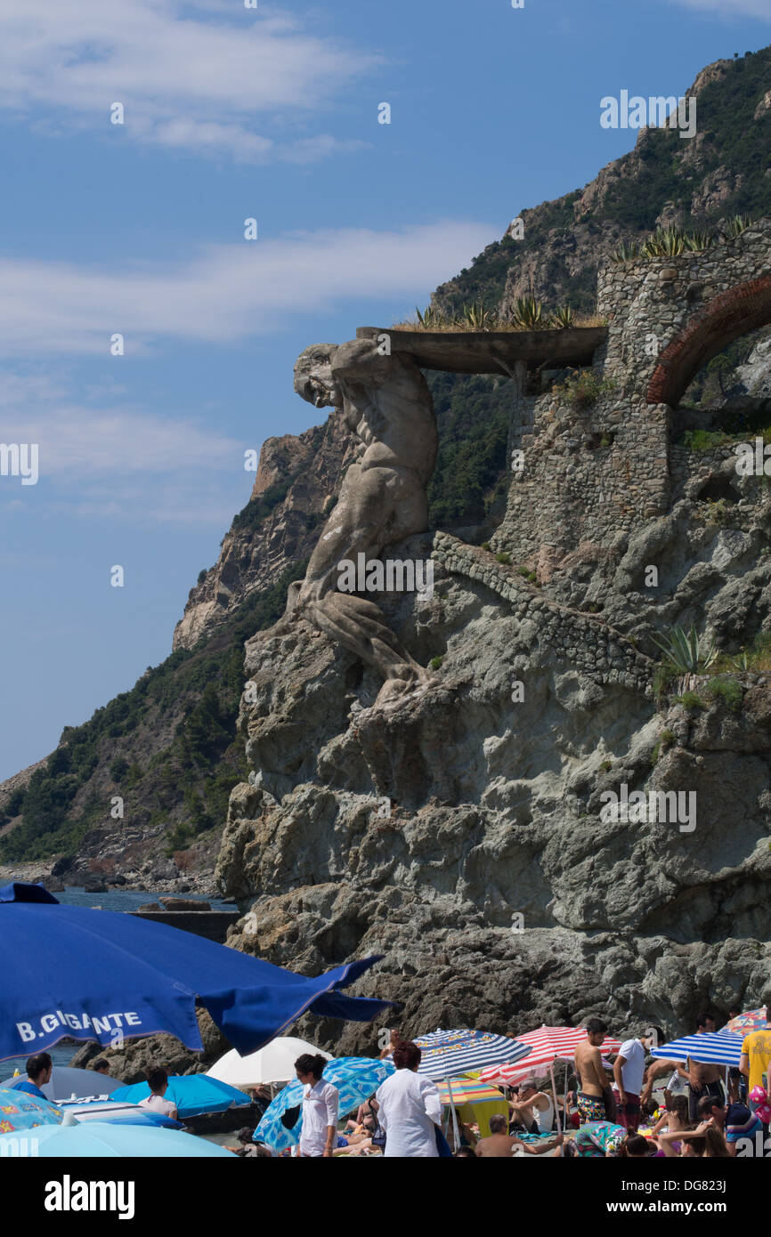 Riese oder Neptun-Statue in Monterosso al Mare, Italien, Ligurien, Cinque Terre (Nationalpark & UNESCO-Weltkulturerbe) Stockfoto