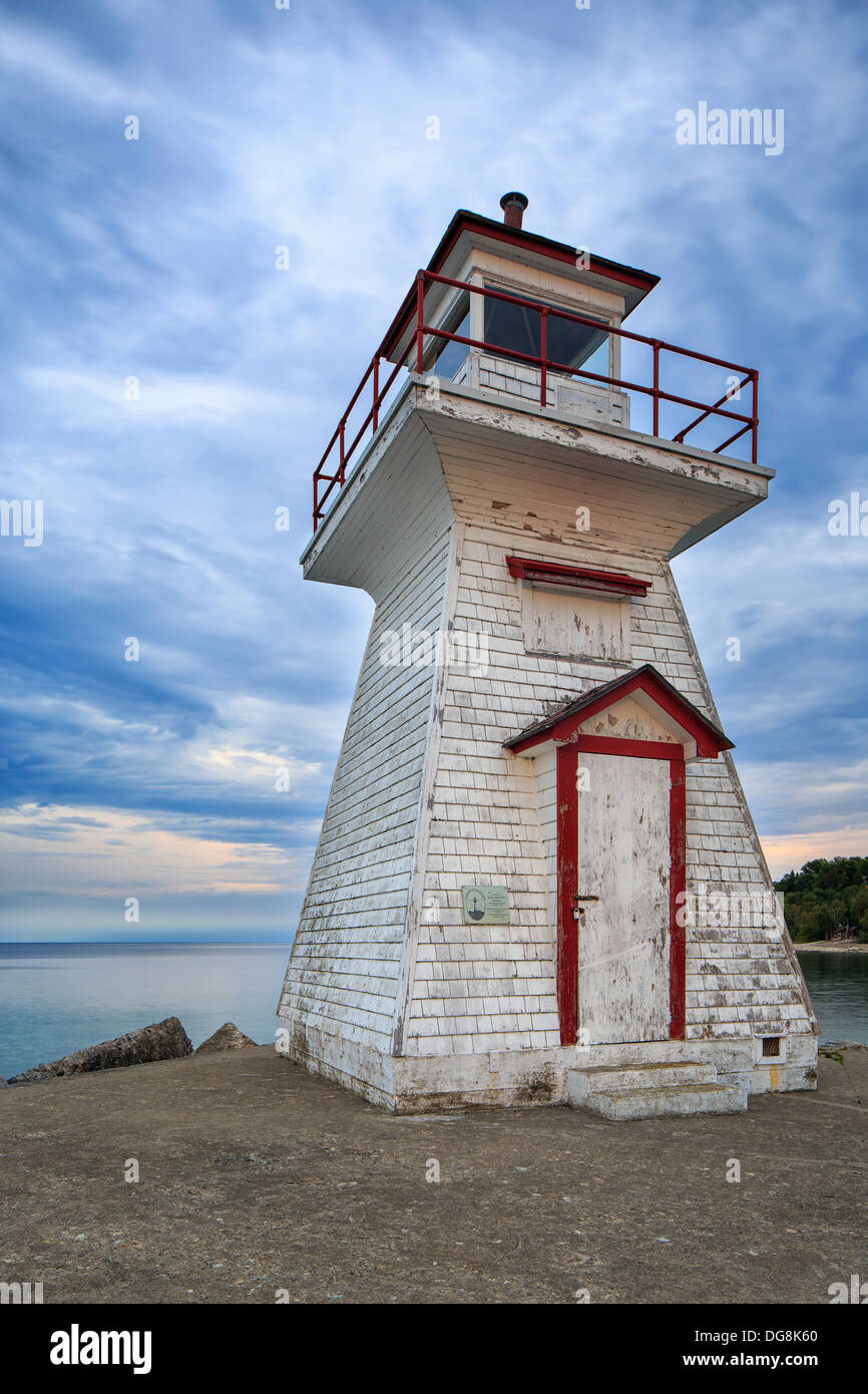 Niederflur-Head-Leuchtturm an der Georgian Bay, Bruce Peninsula, Ontario, Kanada Stockfoto