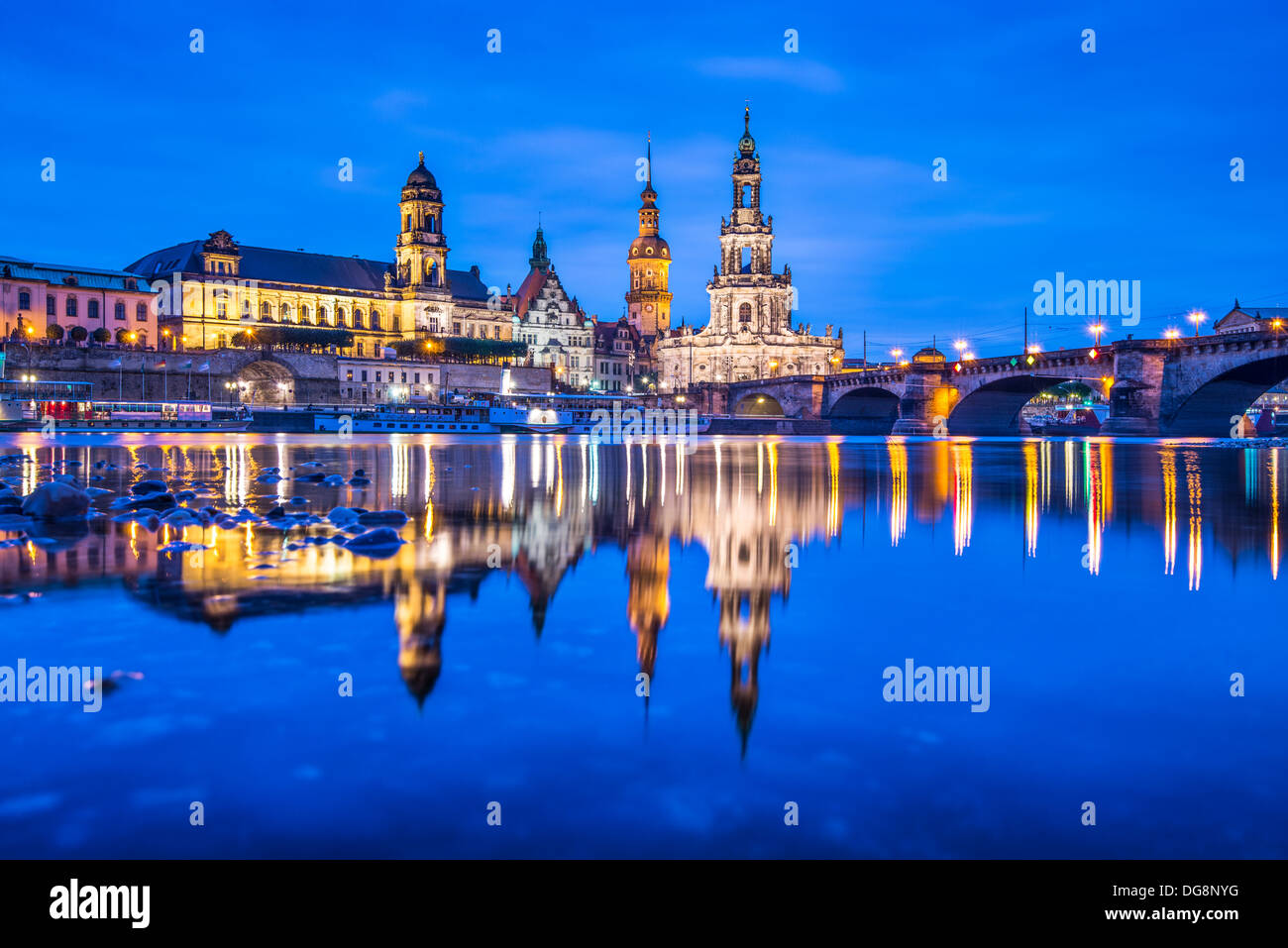 Dresden, Deutschland Stadtbild über die Elbe. Stockfoto