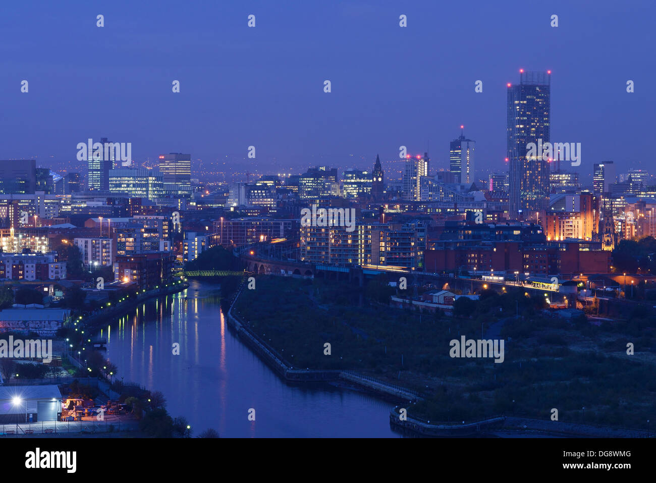 Manchester City Centre Wahrzeichen und Skyline einschließlich Beetham Tower und Rathaus Stockfoto