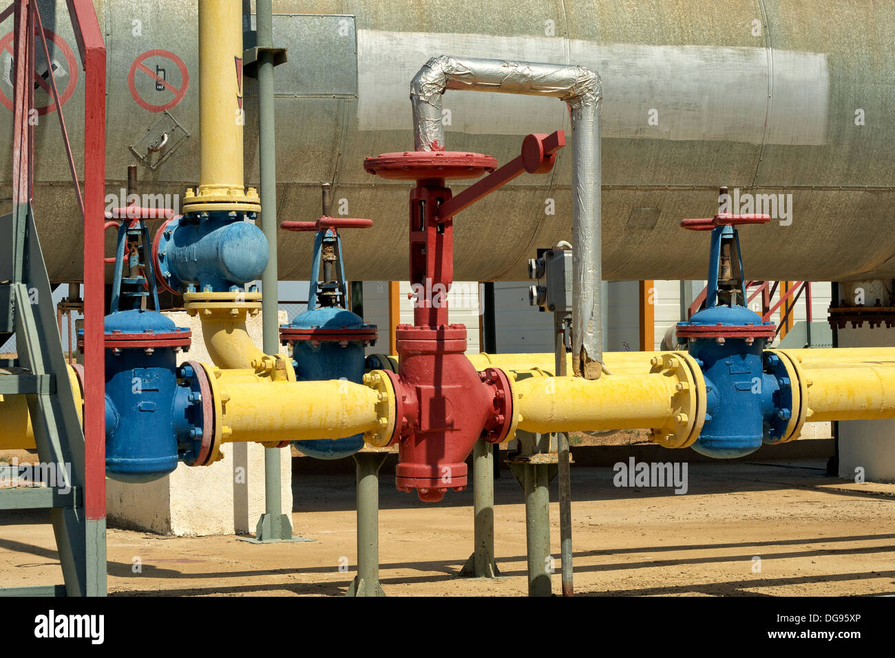 Industrie, Pipeline, Gas, Metall, Ausrüstung, Kraftstoff, Rohr, Technologie, Industrie, Natur, Rohrleitungen, Stahl, Rohr, Ventil, Bolzen, Verbindung Stockfoto