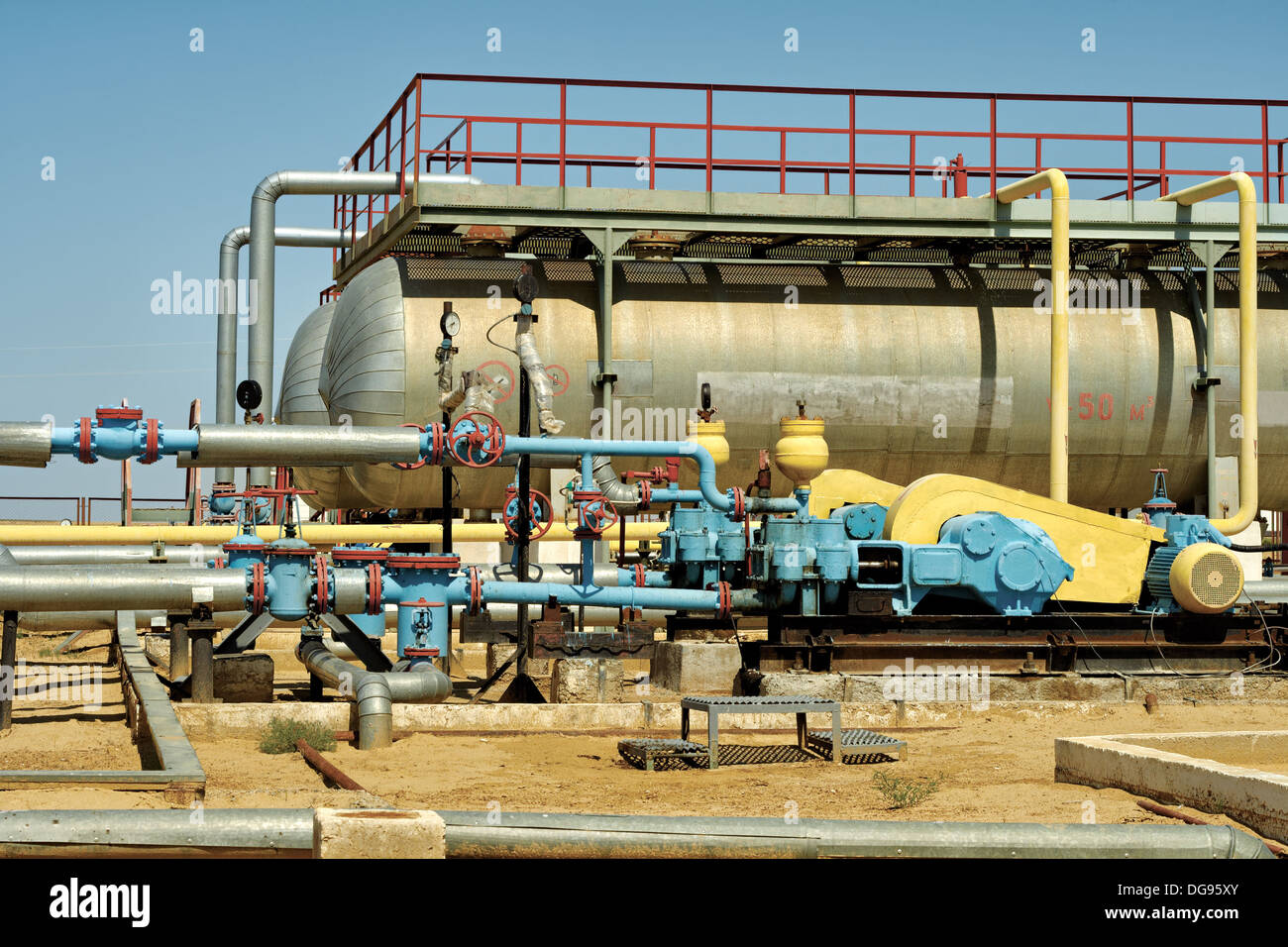 Industrie, Pipeline, Gas, Metall, Ausrüstung, Treibstoff, Technik, Industrie, Öl, natürliche, Rohrleitungen, Pumpen, Stahl, Rohr, Ventil, Bolzen, c Stockfoto