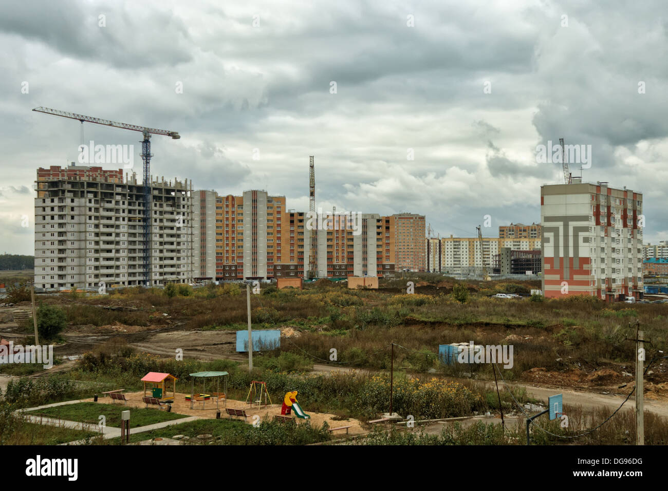 Lipetsk, Architektur, Bau, neue Stadt, hoch, Himmel, Beton, Kran, Entwicklung, Ausrüstung, Haus, hoch, Wohnung, Tag, Stockfoto