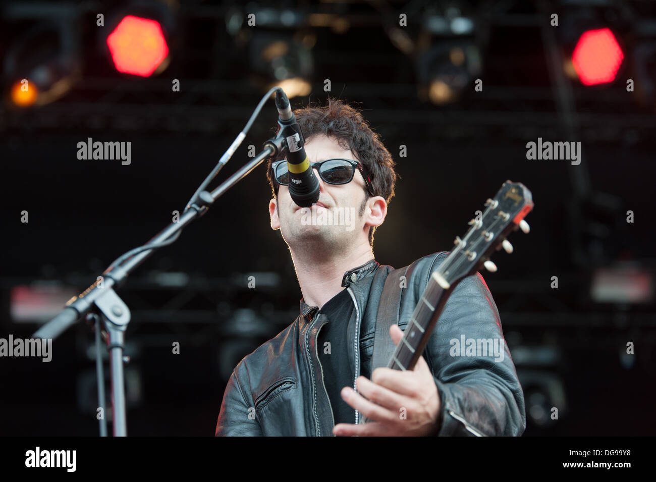 Robert Levon worden (Robert Turner) der amerikanischen Rock-Band Black Rebel Motorcycle Club am Zürich Openair Festival 2013 durchführen. Stockfoto