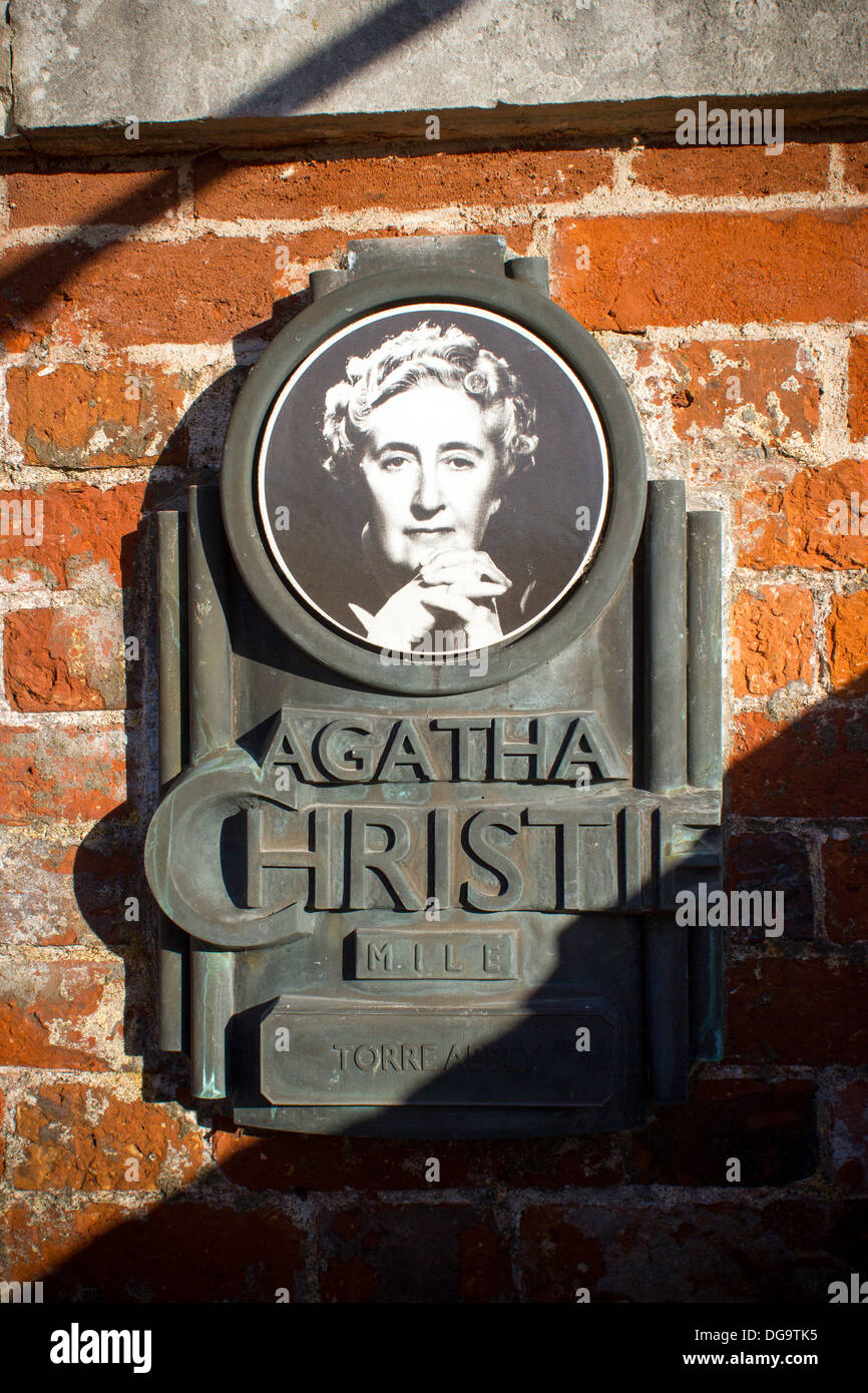 Agatha Christie Meile, Torre Abbey, Agatha Christie-Gedenkraum, verfügt ihre Schreibmaschine und eine handschriftliche Manuskript. Stockfoto