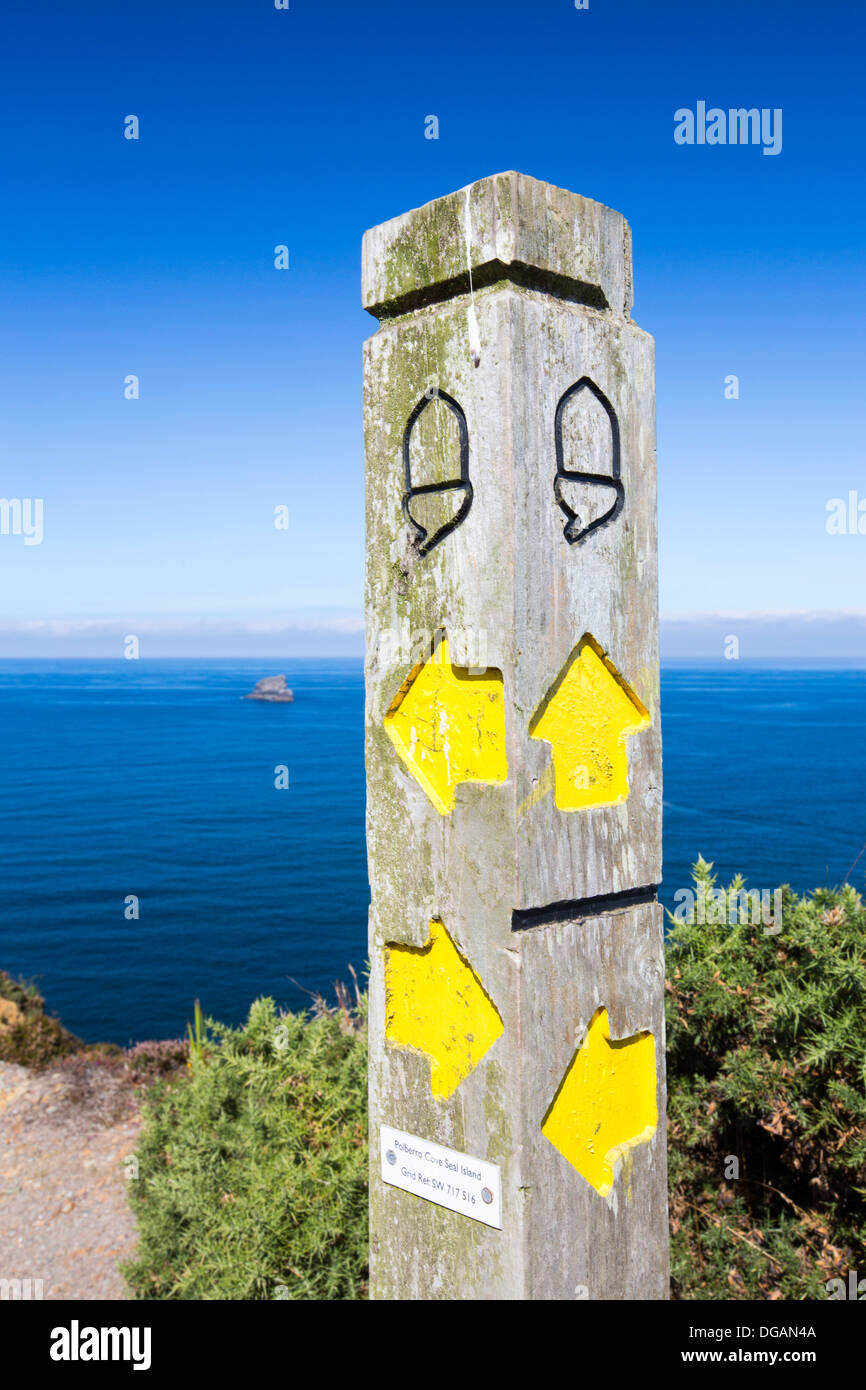 Der South West Coast Path in der Nähe von St. Agnes, Cornwall, UK. Stockfoto